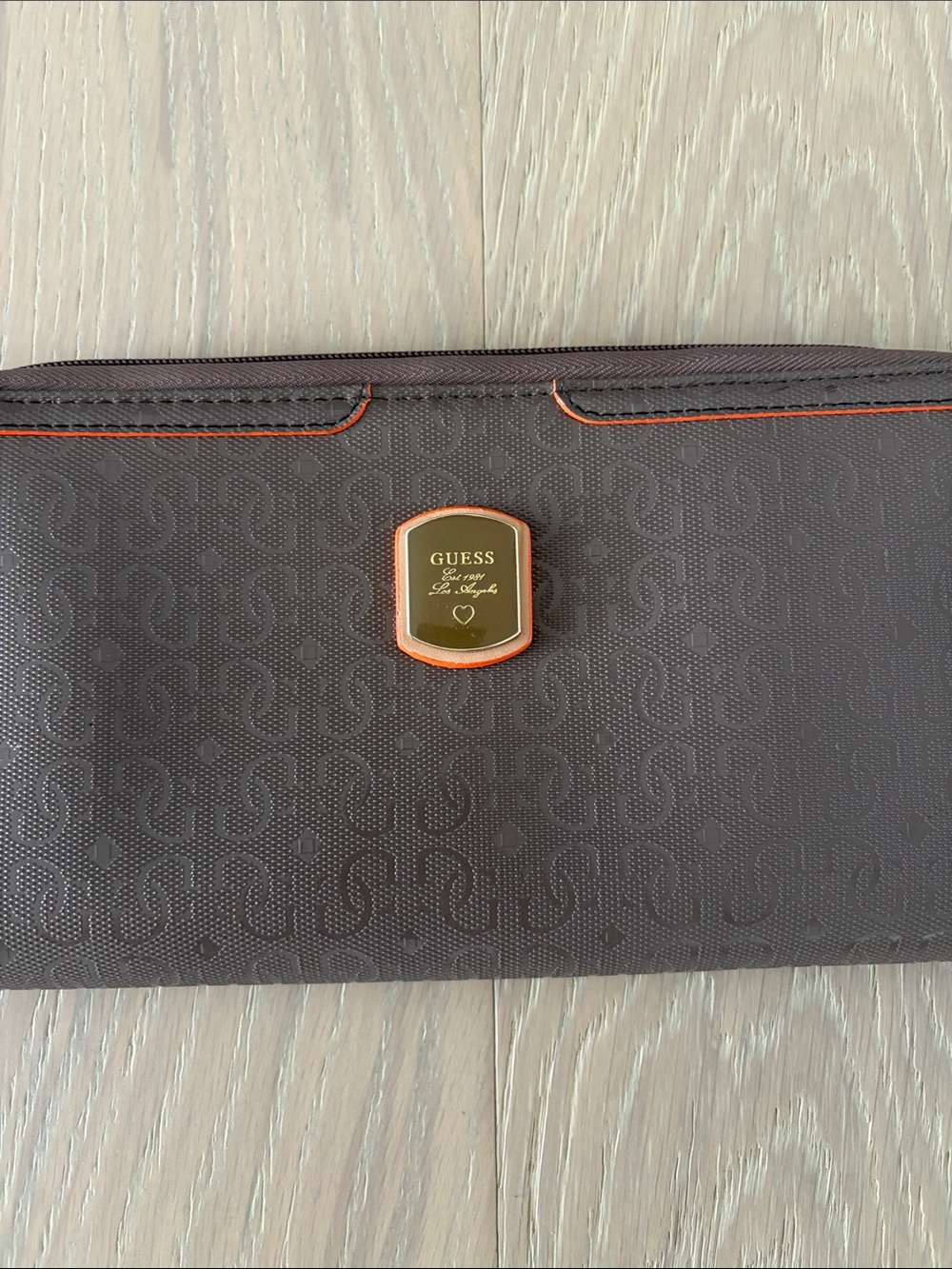 Guess Wallet - Picture 2 of 7